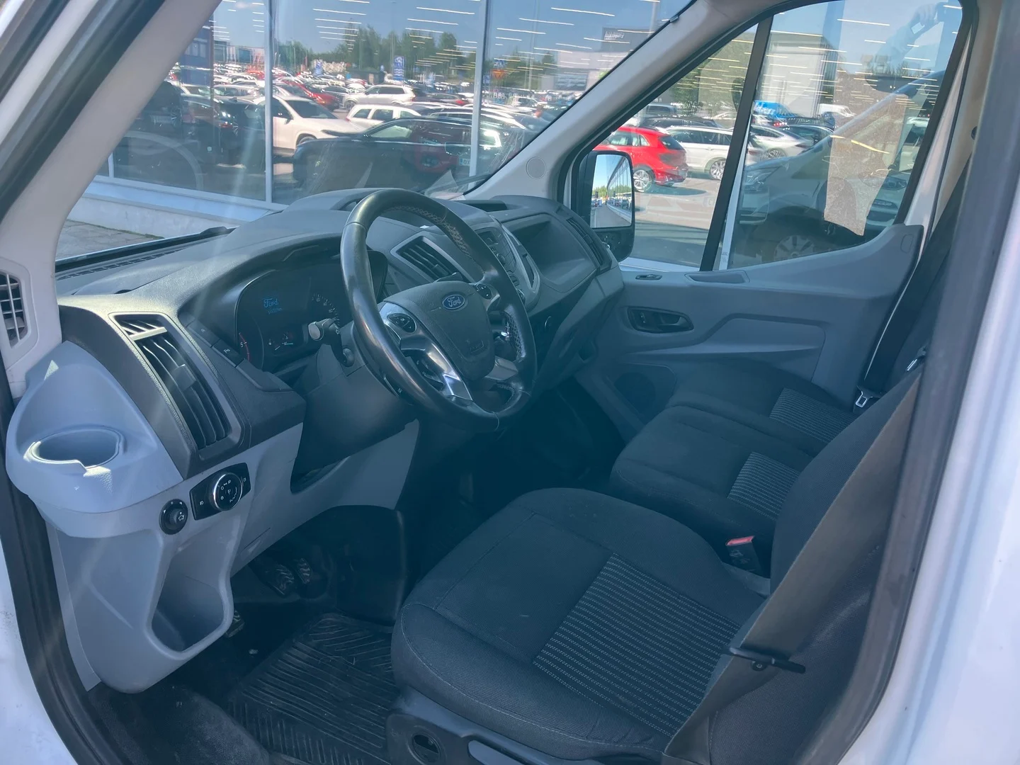 Car Image - Zg1OafkWaYfMxYWeVc0HH