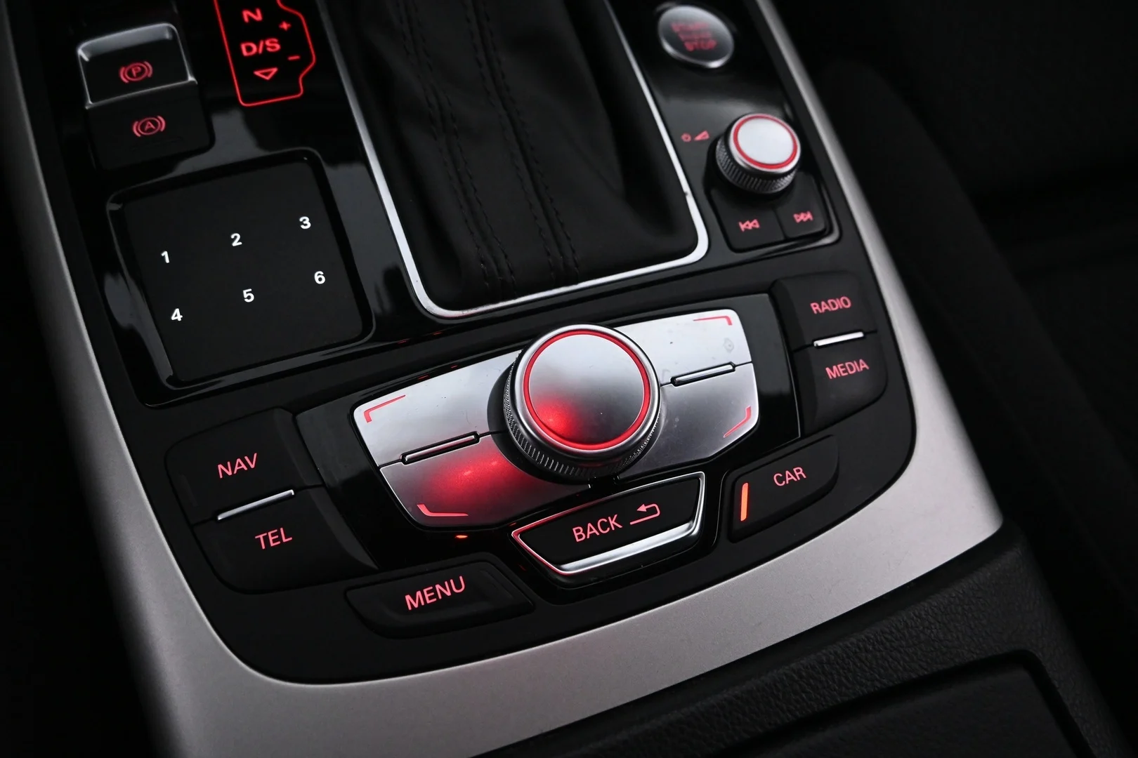 Car Image - 4hCNQuaXnugBzlltK8wGor