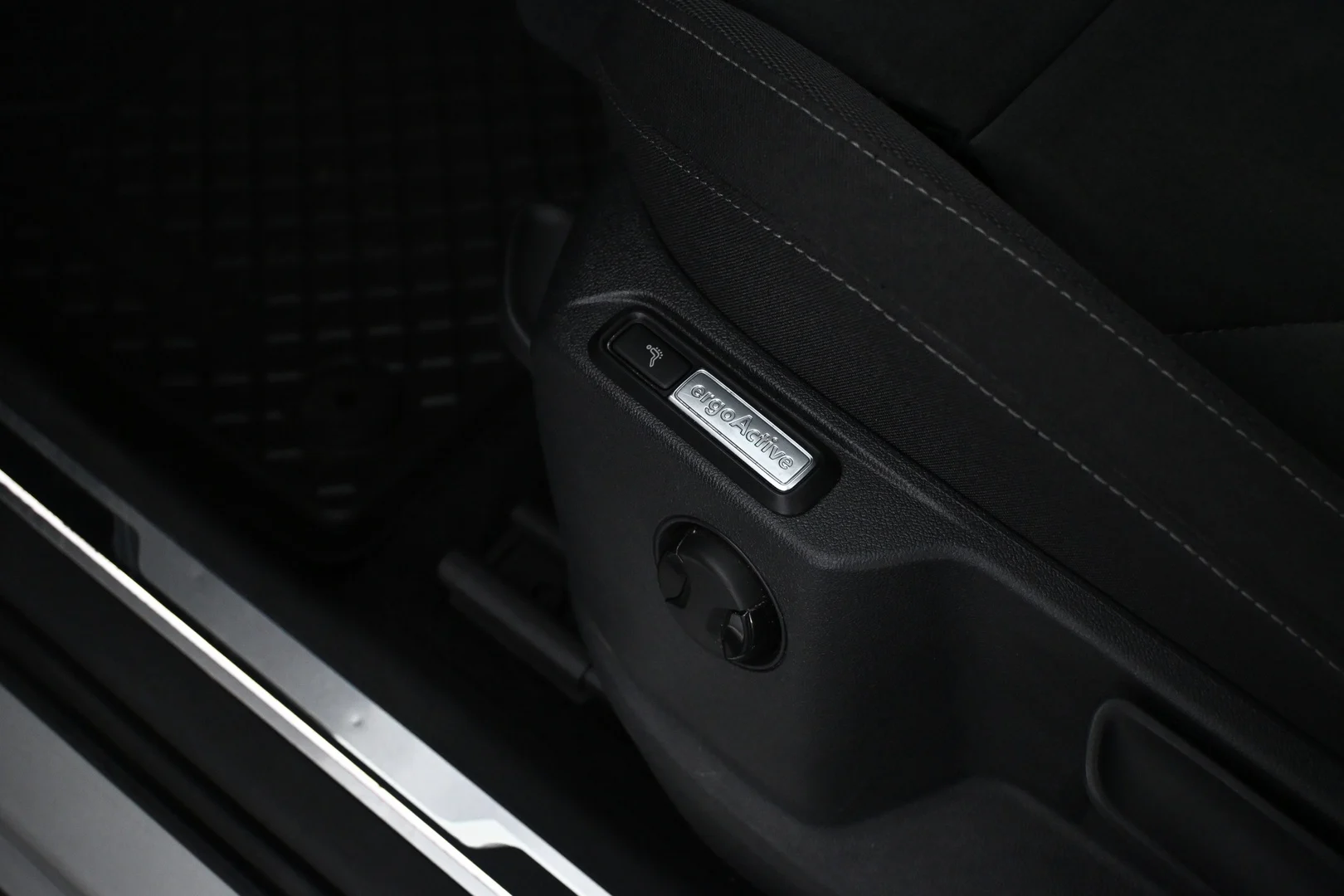 Car Image - IJbQ6uRteXcHXLfjbgQuo