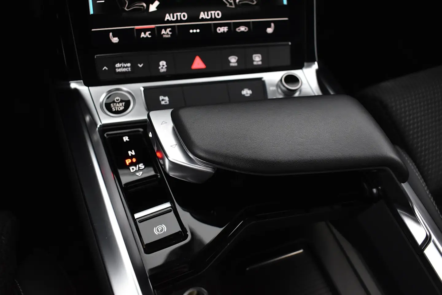 Car Image - e4fNXlC7rOXjMswDuLBOS