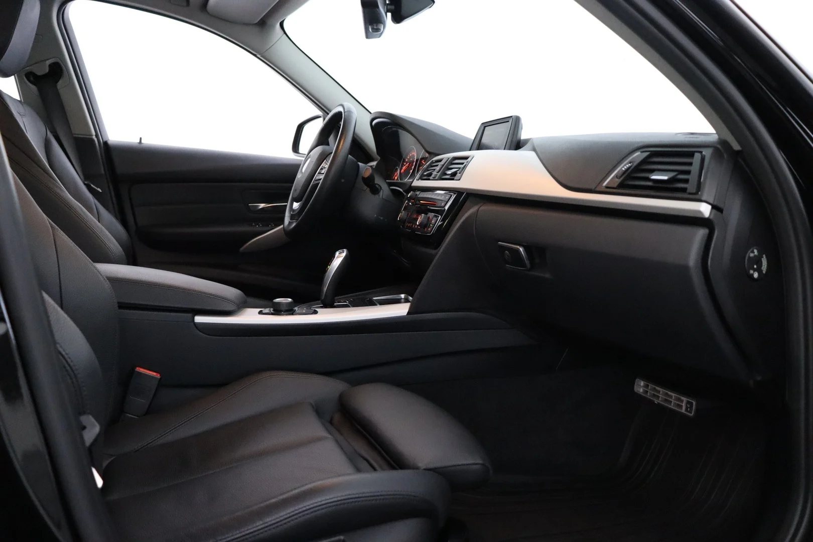 Car Image - 7h0j2dW6g61wGS2L6tNjHq