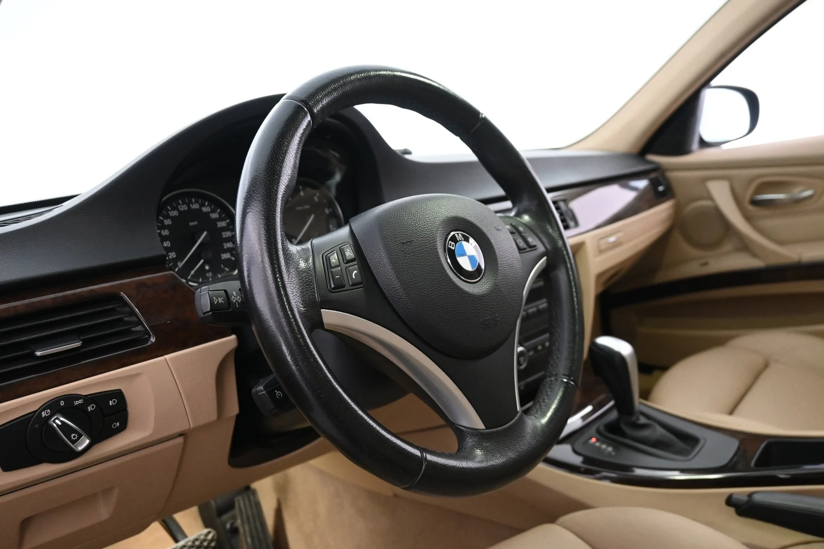 Car Image - 7KnWuP713sNpov6IhTeQRc