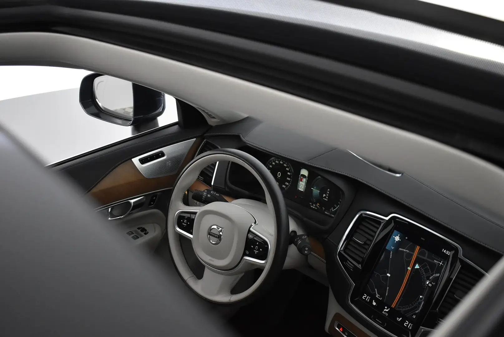 Car Image - gCN4XkbBXqFO25tAgJLjb