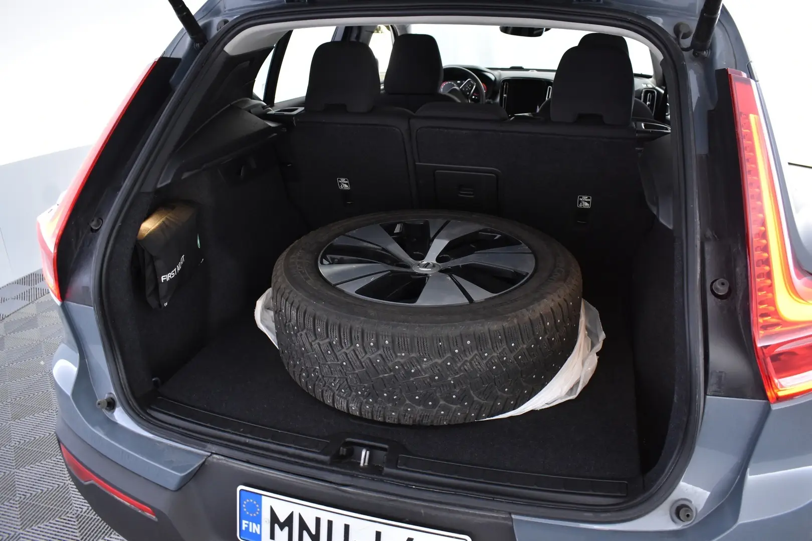 Car Image - zcVPHMAy5CPadIsDFefJ9
