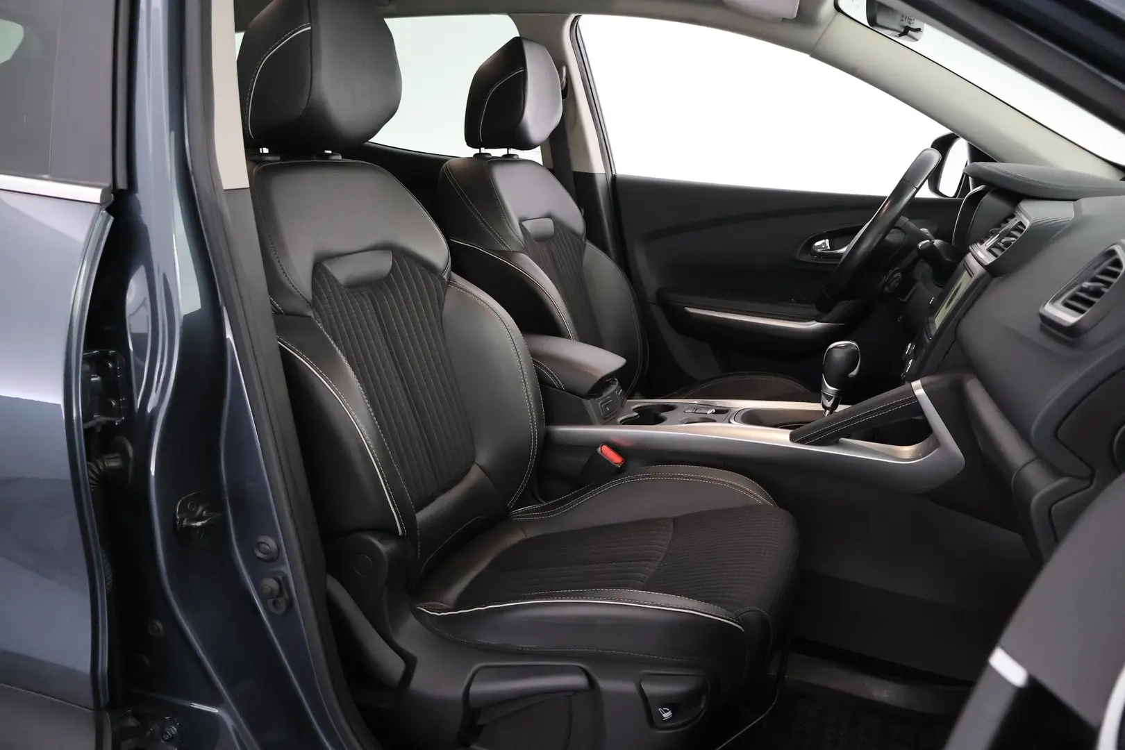Car Image - 7gNPqmdEvCSMk00Xb3lSUl