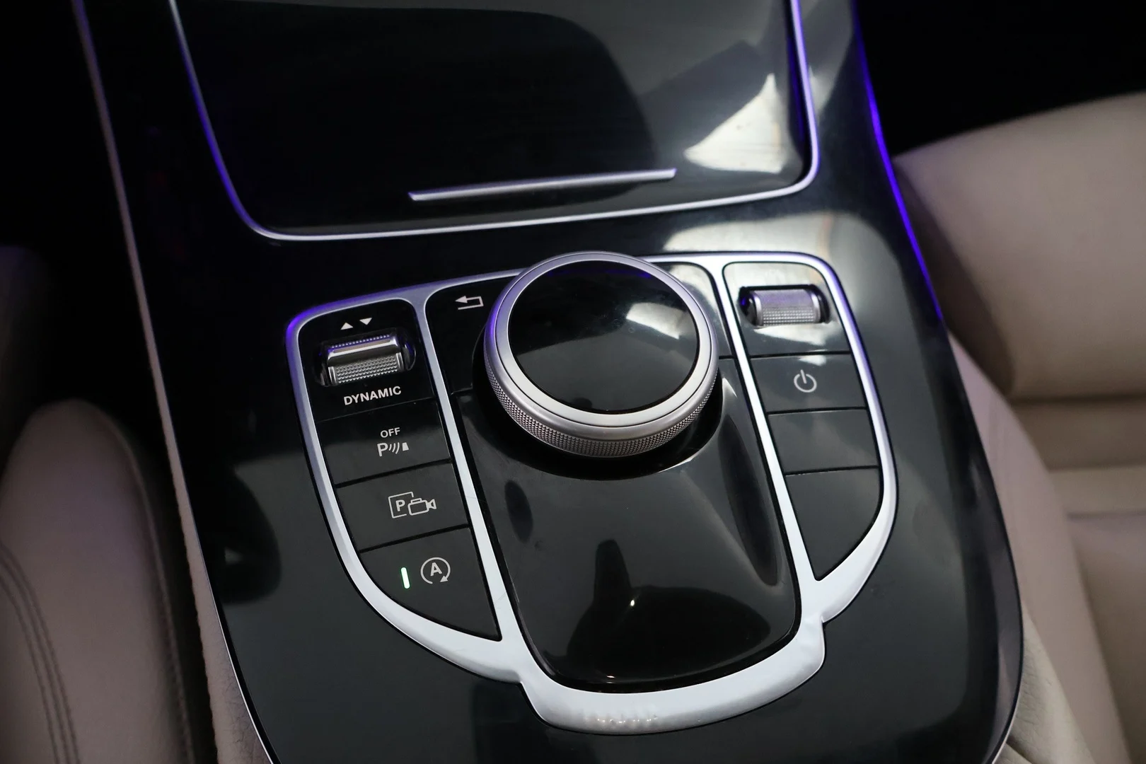 Car Image - 5iAFwpKBvs7FyRRWXxDqoF