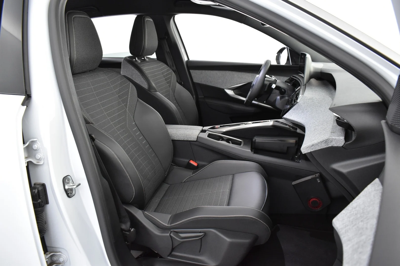 Car Image - 6C89vz2zt55biBNwiPCoHX