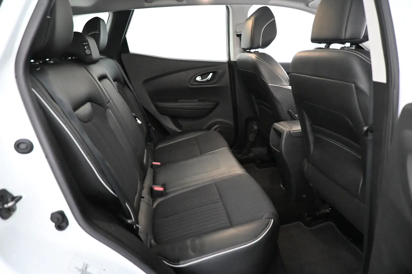 Car Image - 4XqsWYeUMPzzaAD6Cr1piC