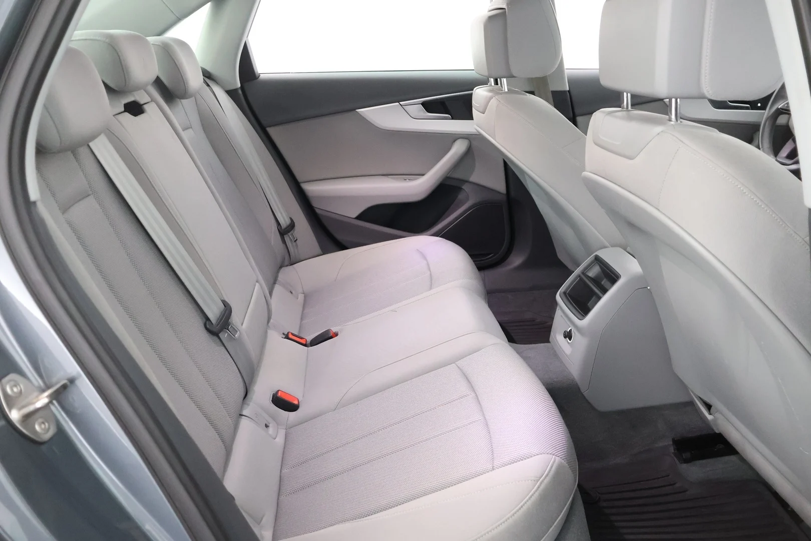 Car Image - 5Vj8qcoHf9HzhnQhavp2CI