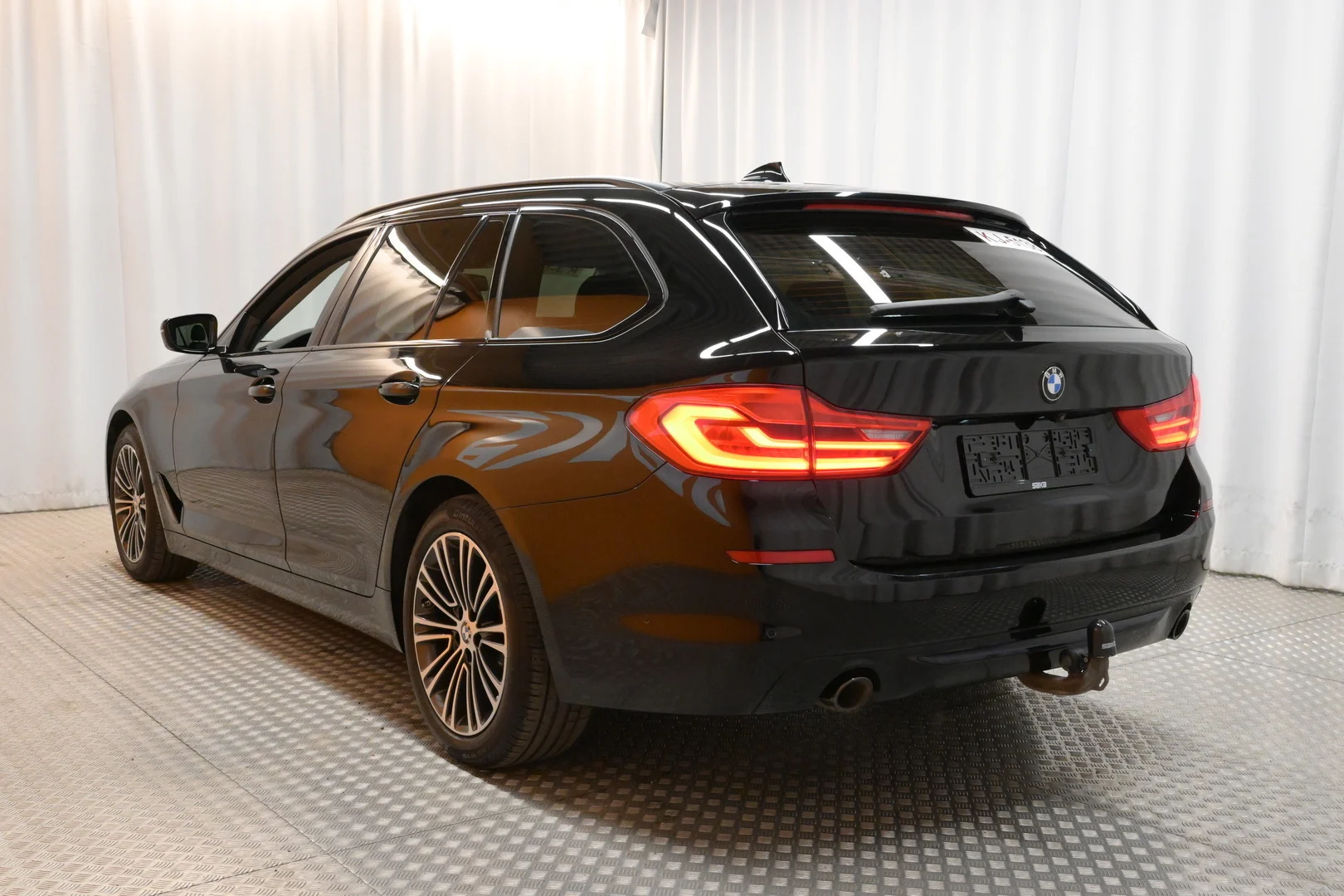 Car Image - Gf9VgdRJ48STAzgiwiKXp