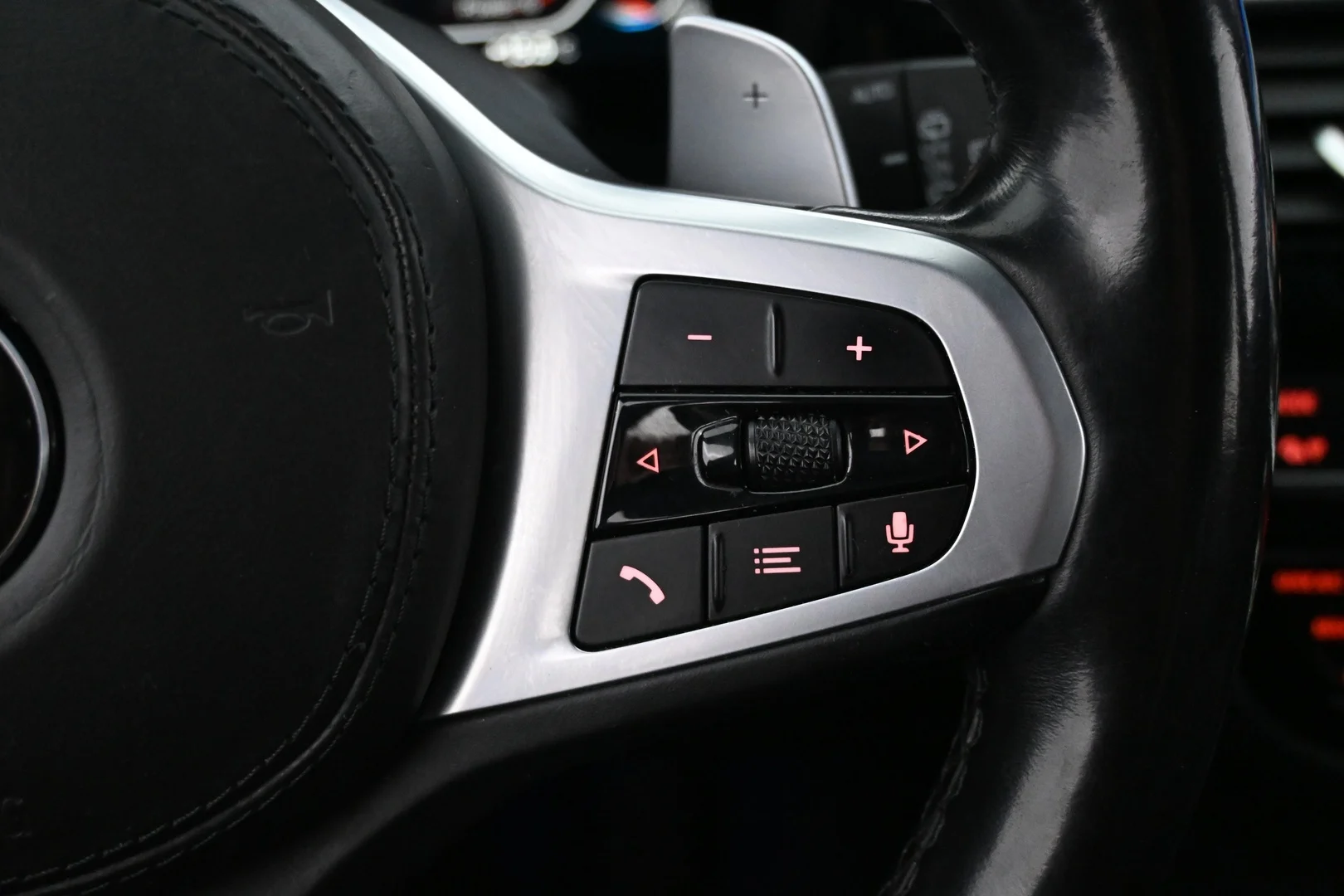 Car Image - 4D7ZVxXGTz6r8SPDL5Wg8
