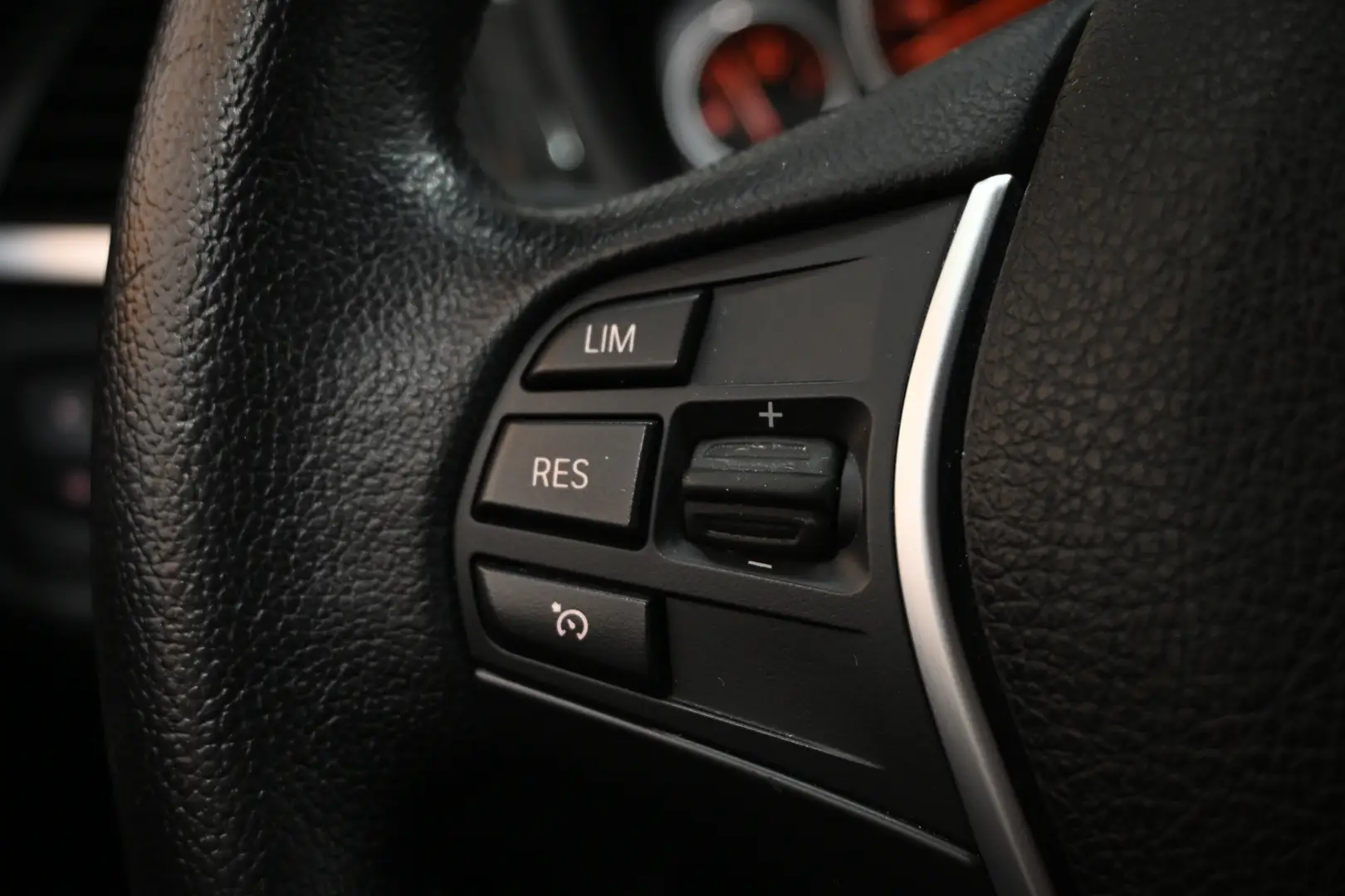 Car Image - 2hk04wf8gkFAzkGKnn7iHJ