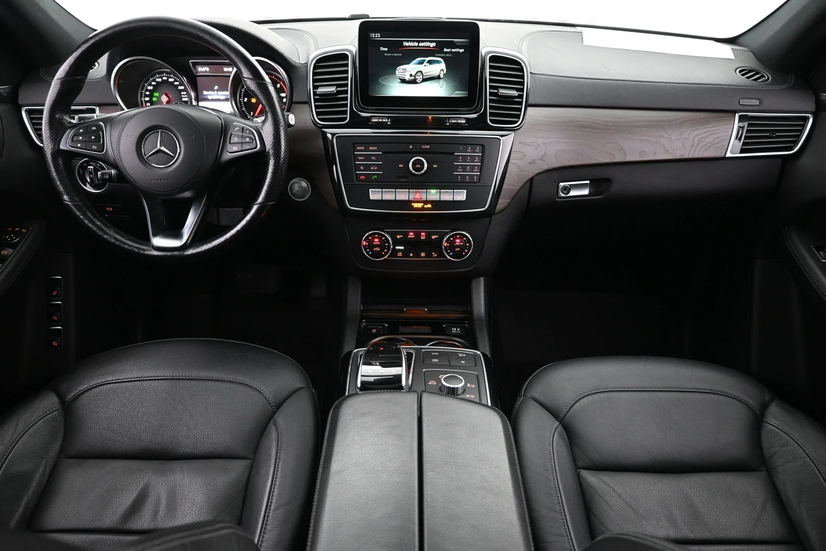 Car Image - 4aiFFdU75BqWgshtyqki8E