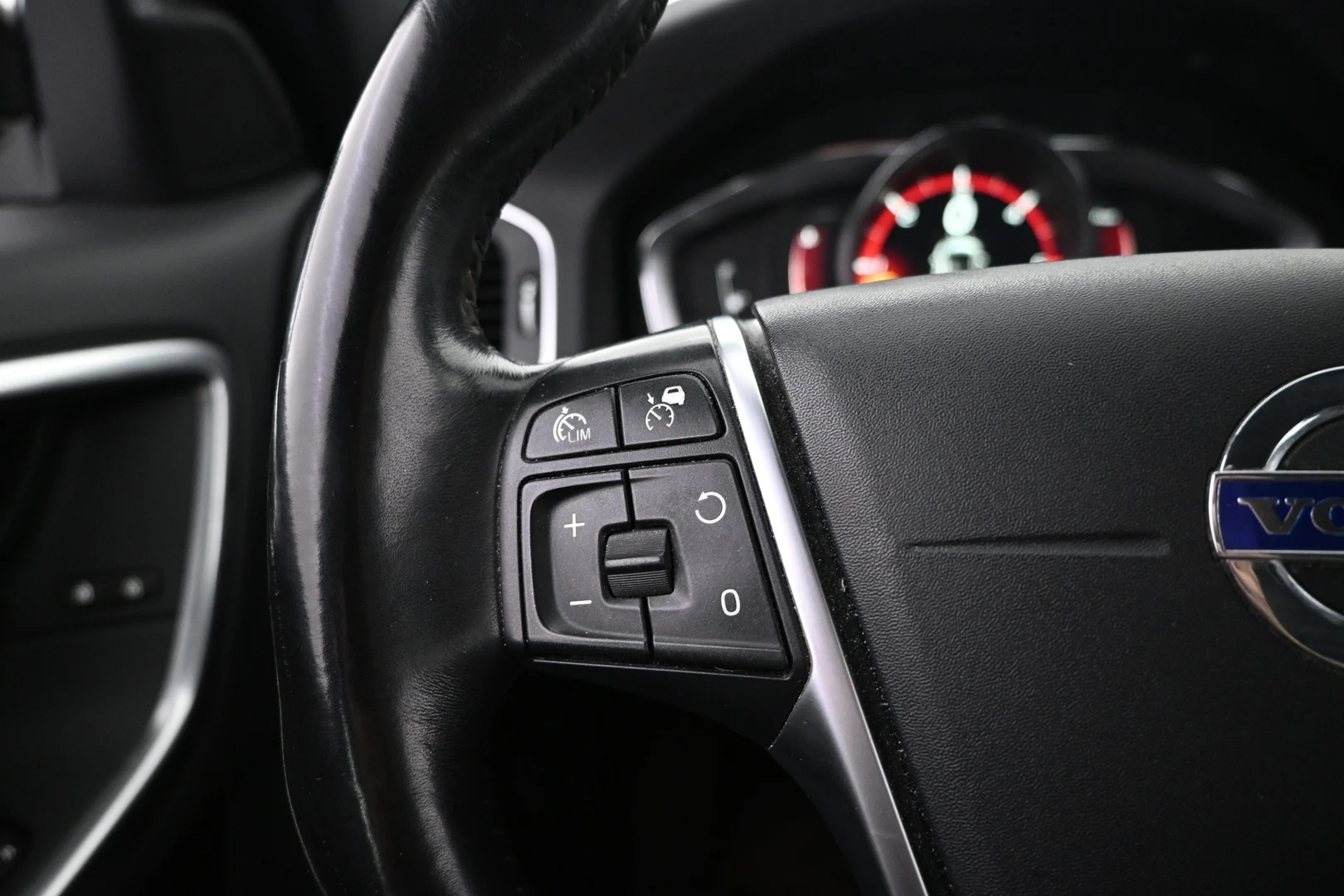 Car Image - 2b41mbiSNoW1gu6eOvFqEY