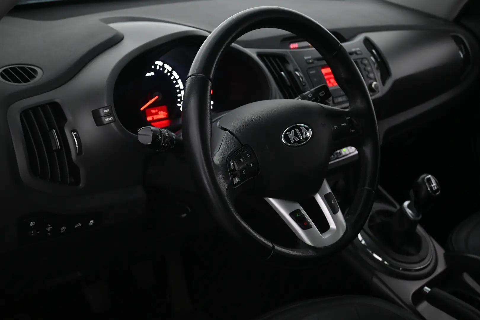 Car Image - 7bsJpUb39fROl6dMJD6Jjw