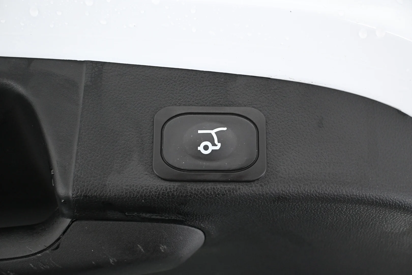Car Image - 3HV60RuAZkAXZZWT4fhAo6