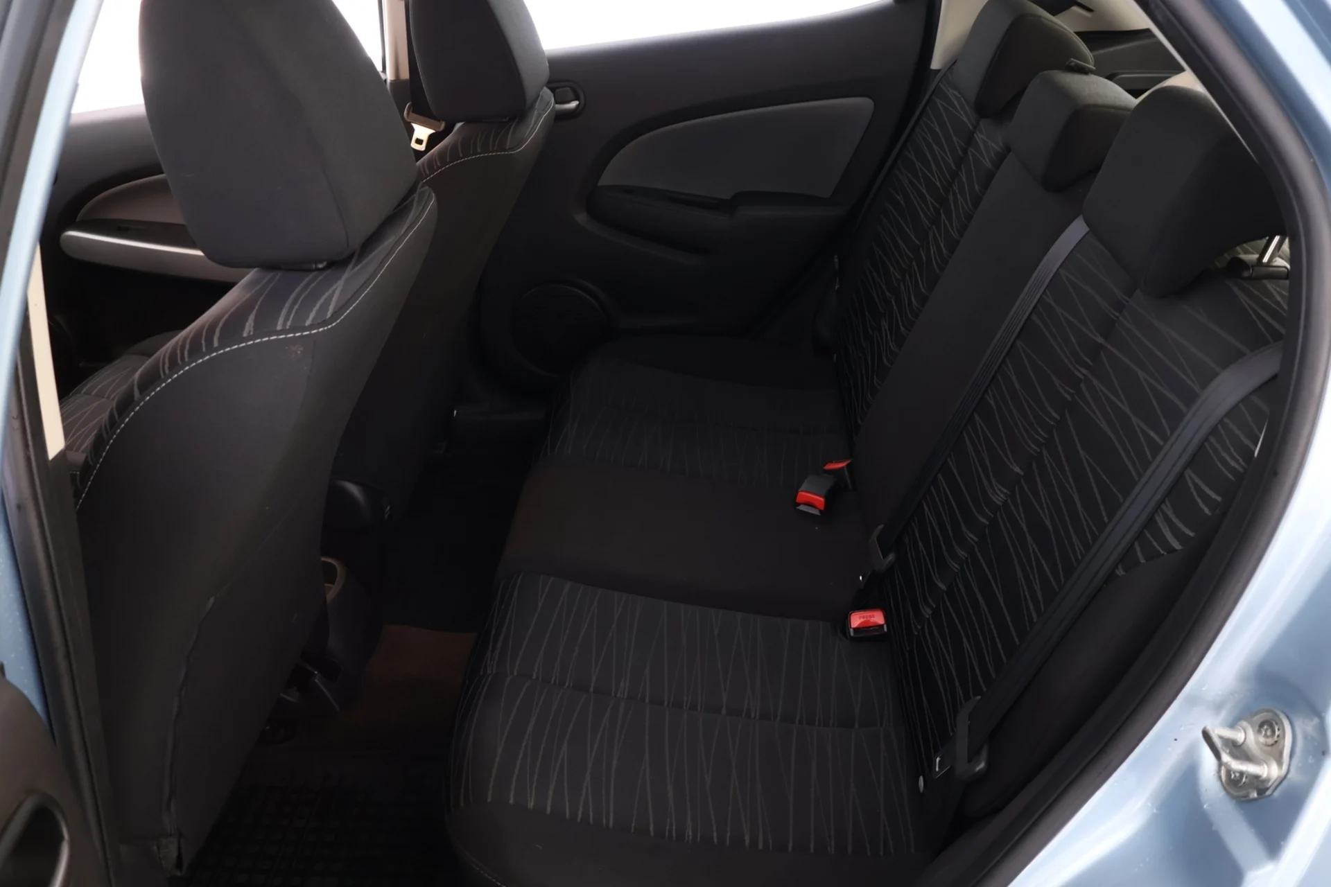 Car Image - 7EVpKj1yZwUN1eYrNr4uKQ