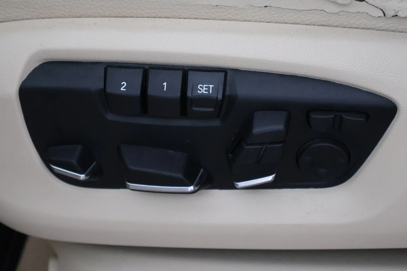 Car Image - 6oXDktJs0hZNKGpNmggSUm
