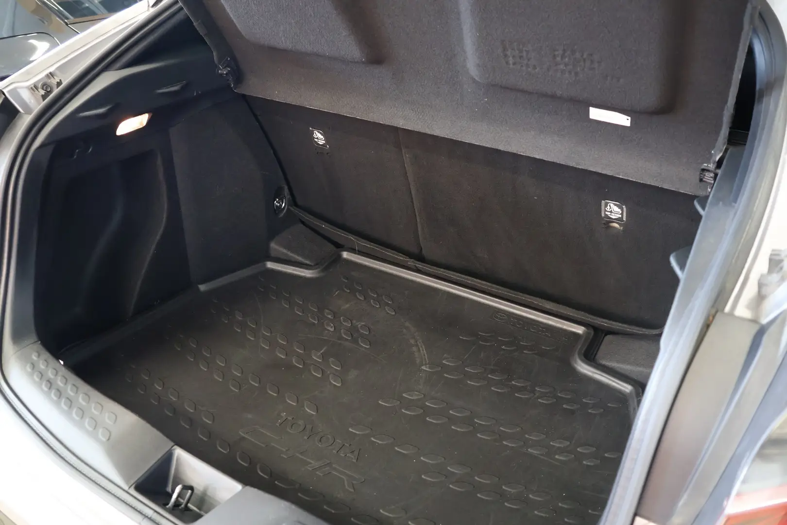 Car Image - 5TfhC5Zui6wQ5GUZ7k8Xtb