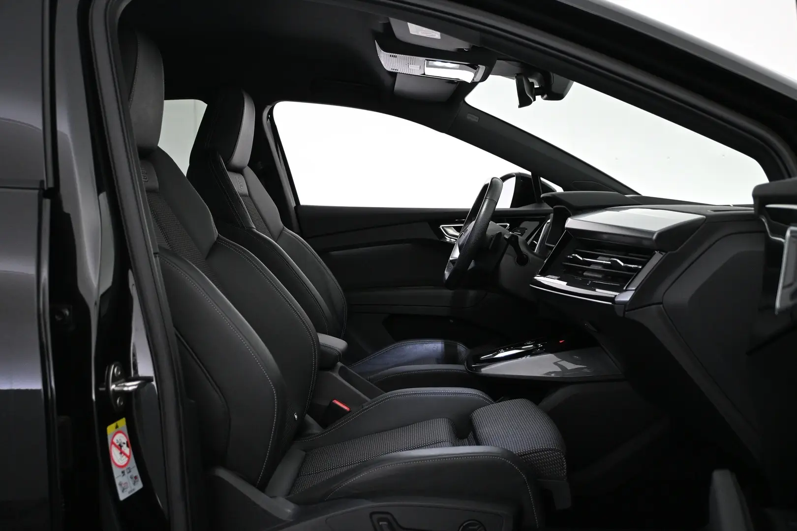 Car Image - 2bX5vKIBSfr9AujxOupn6l