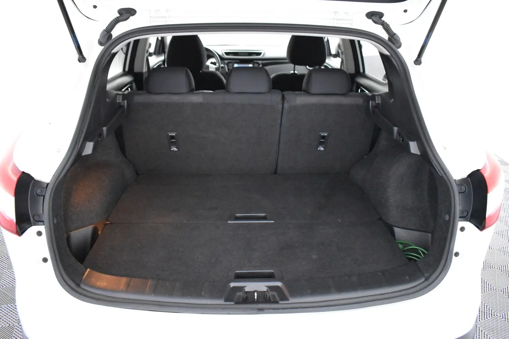 Car Image - 5Jy1vOe1ATDE2rbqlOsMVO