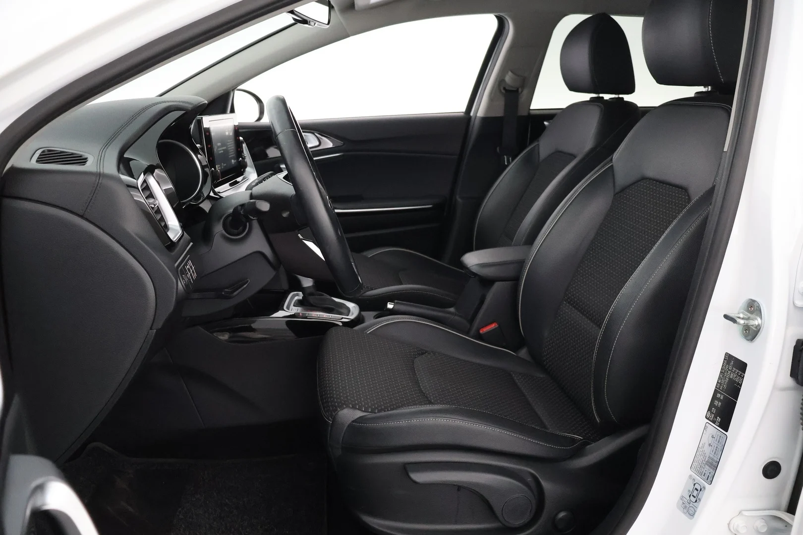 Car Image - 25s0Dg5WlzFAN72DZ9q37F