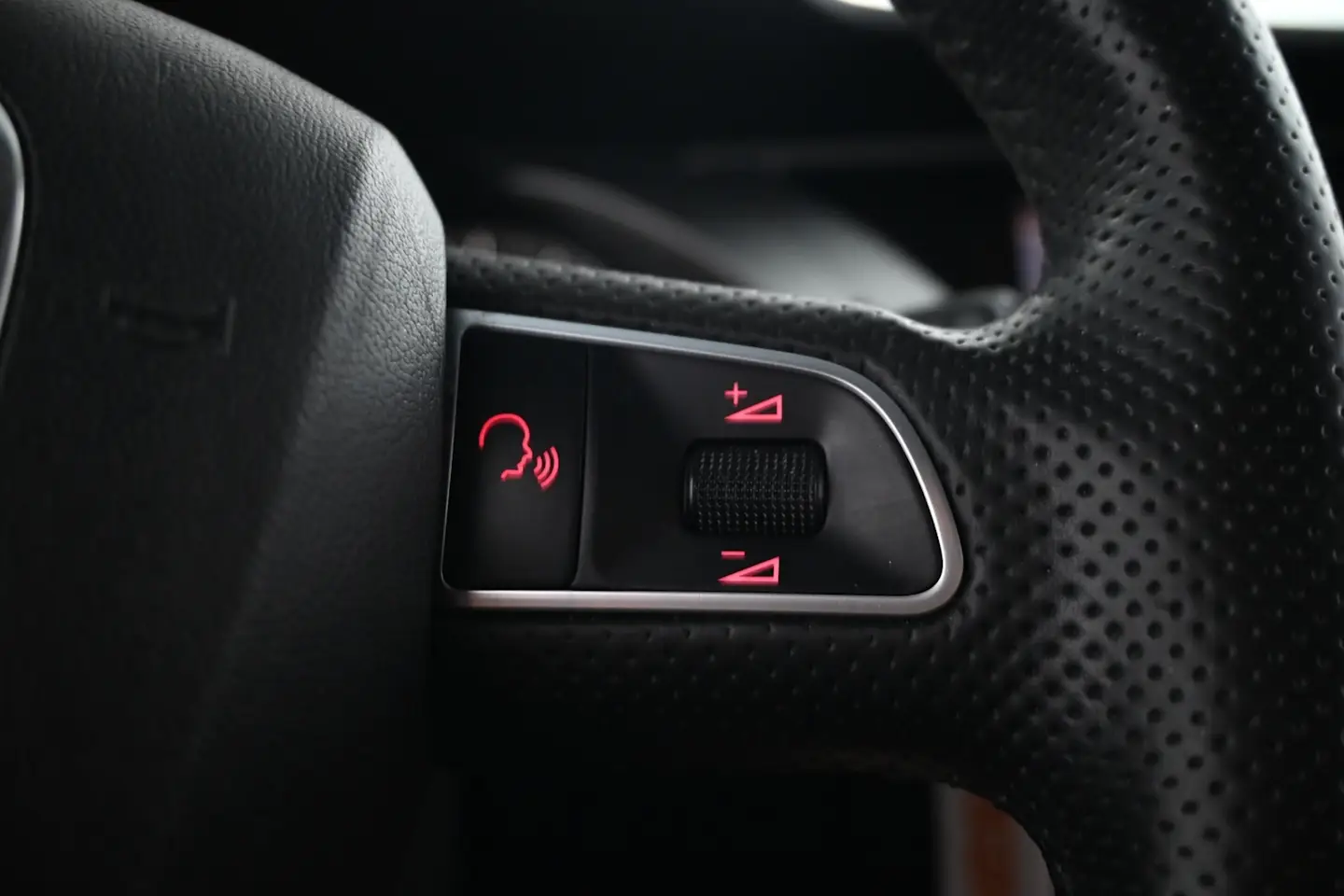 Car Image - 561F9ahaCLZVNw4qhr1Krc