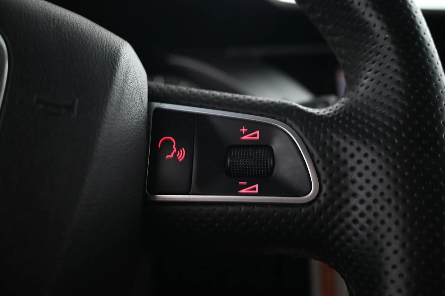 Car Image - 561F9ahaCLZVNw4qhr1Krc