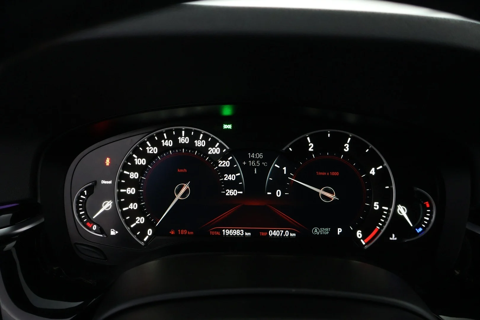 Car Image - 1mA9BMBqMxsvhjS8w4uyXg