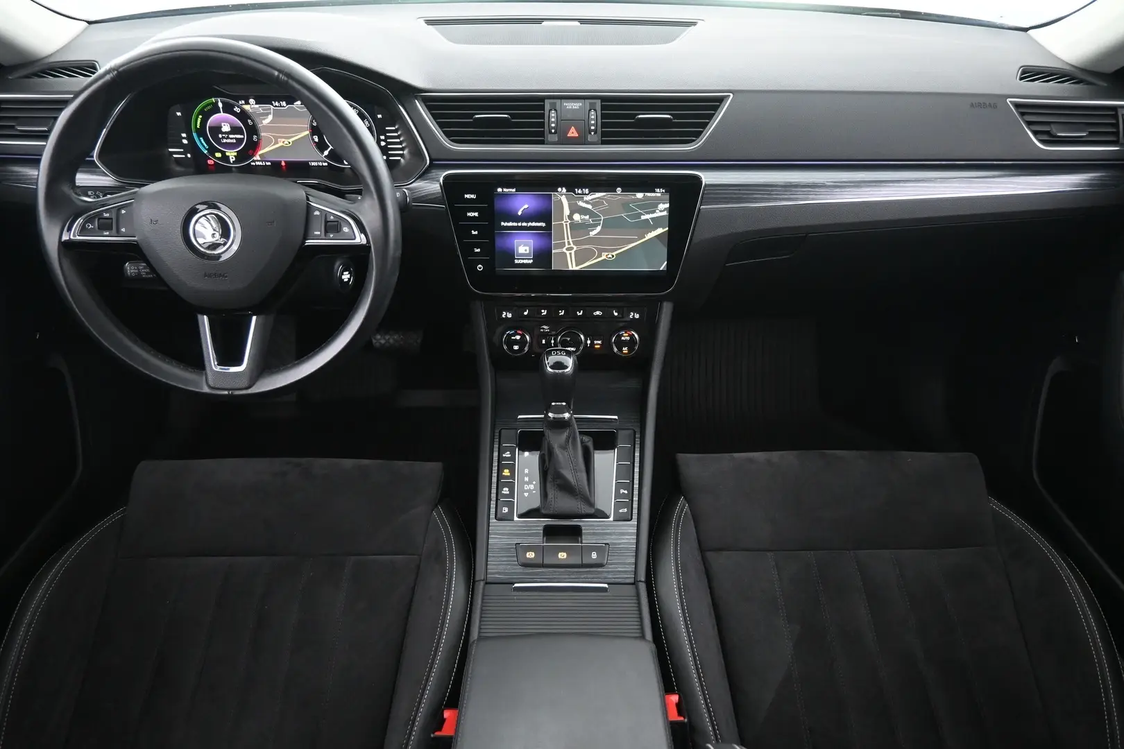 Car Image - zUvqFzreCXsyLiNV7CtkP