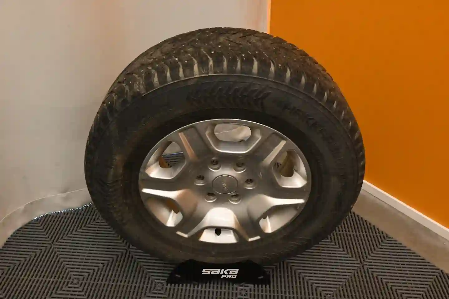 Car Image - 48HqT0SkVTeCq96q6xDMkV