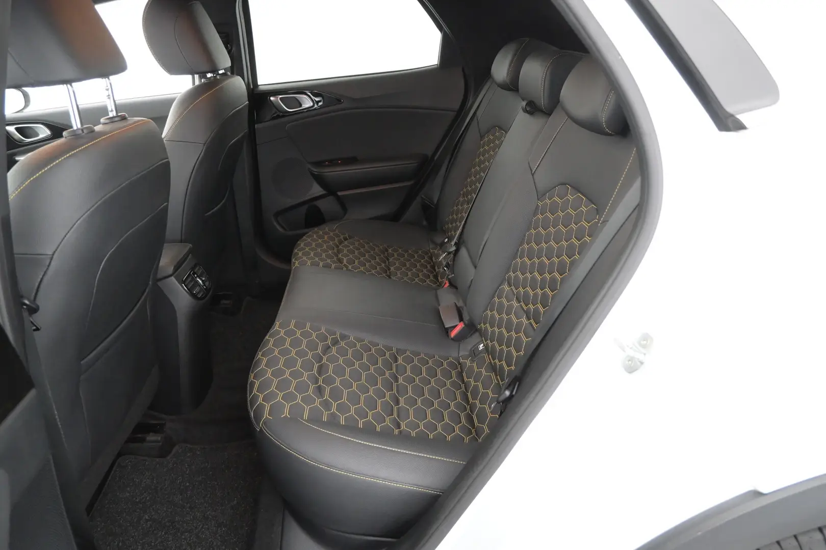 Car Image - 1J2ak7NvMGh4XkfnKpQIK5