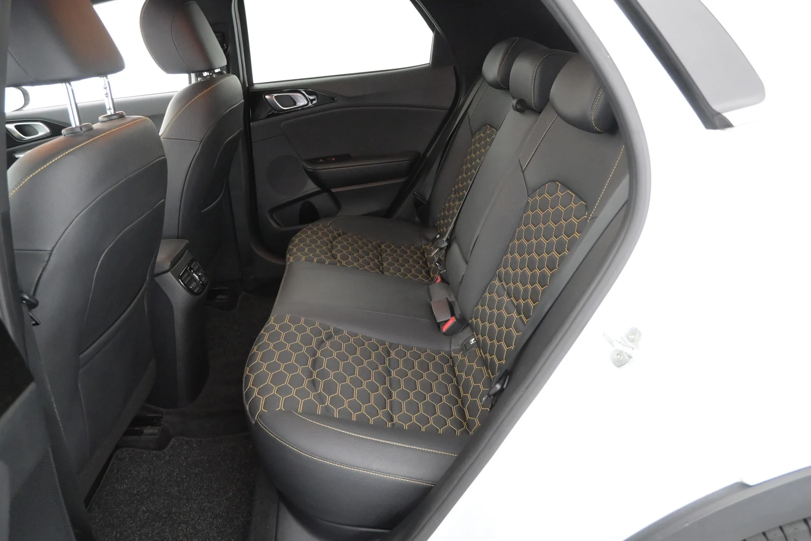 Car Image - 1J2ak7NvMGh4XkfnKpQIK5