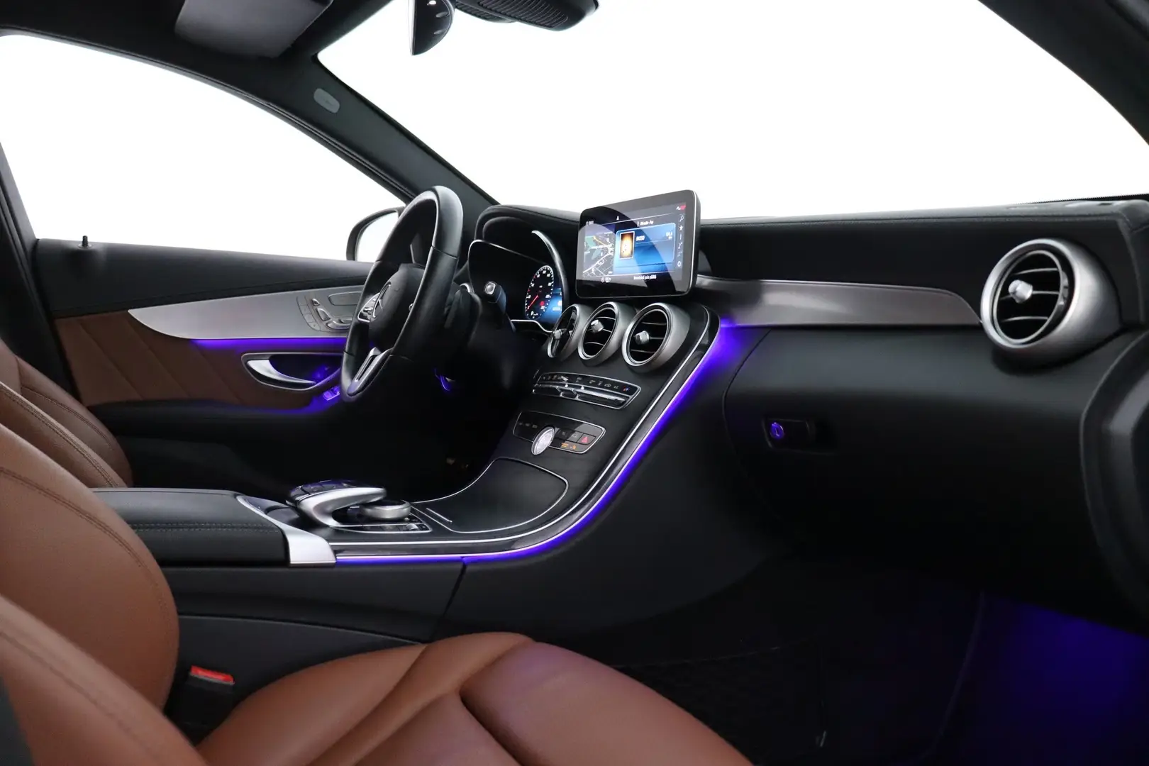Car Image - 5Q2y6ZYCfVJ1Q4Zu5s7OWK