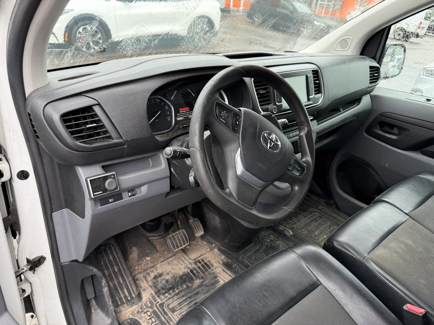 Car Image - 3JgT2DuzuXbvxaeES88Obt