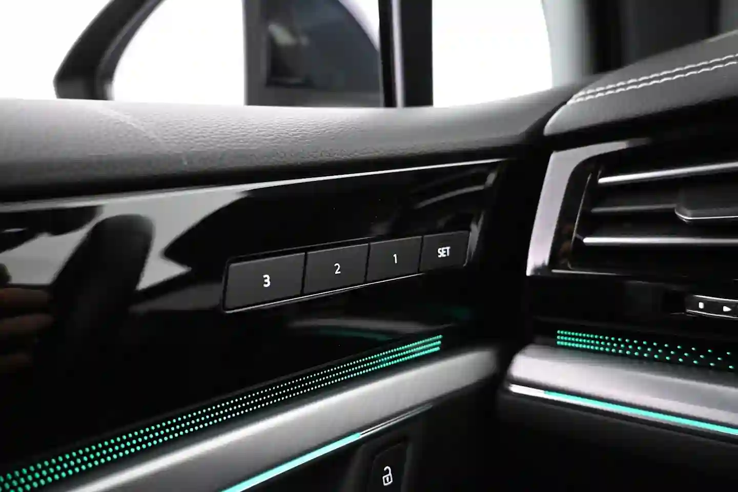 Car Image - xIbrs6Aqvi6sP9Q4q5UVr
