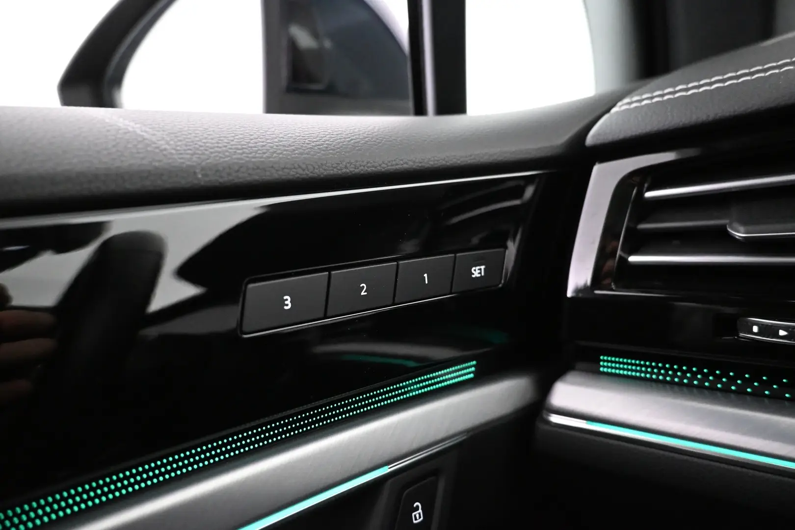 Car Image - xIbrs6Aqvi6sP9Q4q5UVr