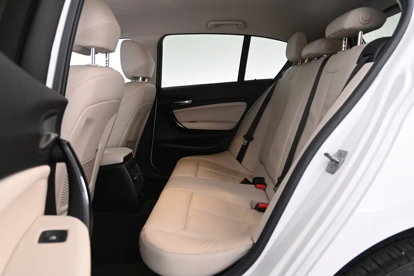 Car Image - 7pmkhNBXv3yuP6sLeTKXCE