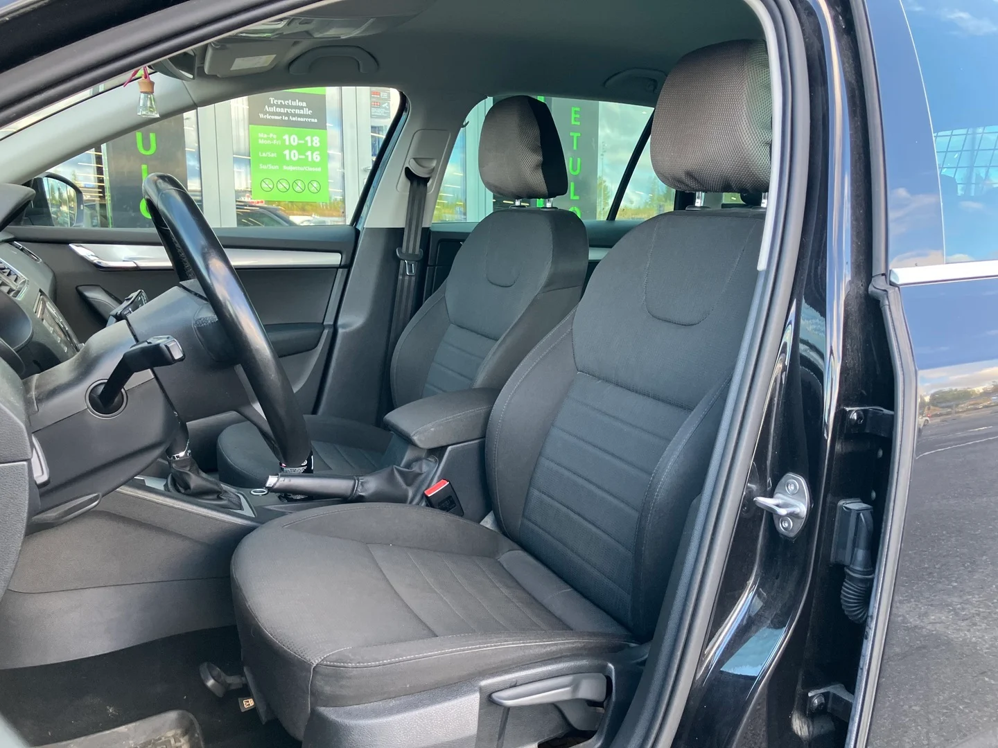 Car Image - 151Ig3f5nEDnI7OS8fEMKk