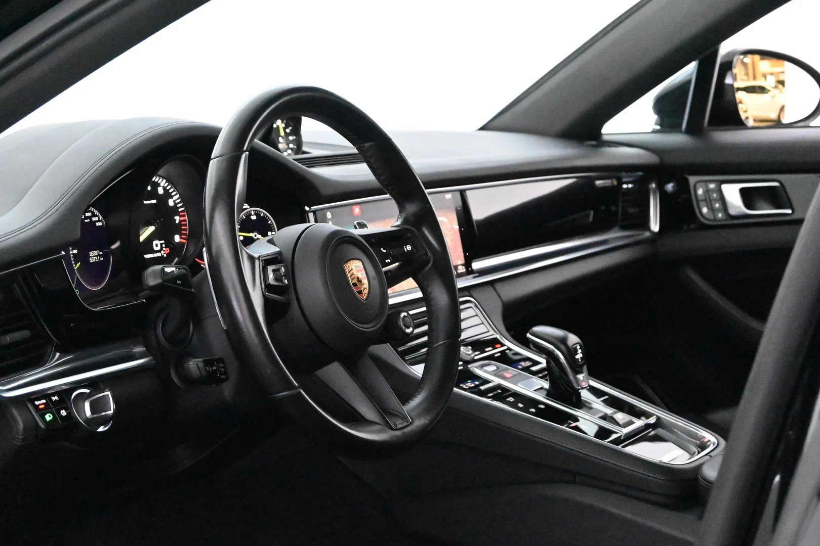 Car Image - 2QdnSHVkoVMx713pyMq5BB