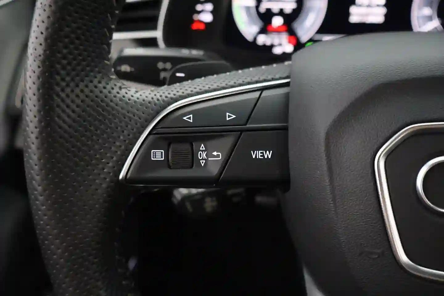 Car Image - 3zCw0Sth6BKwiQeEWDL33D