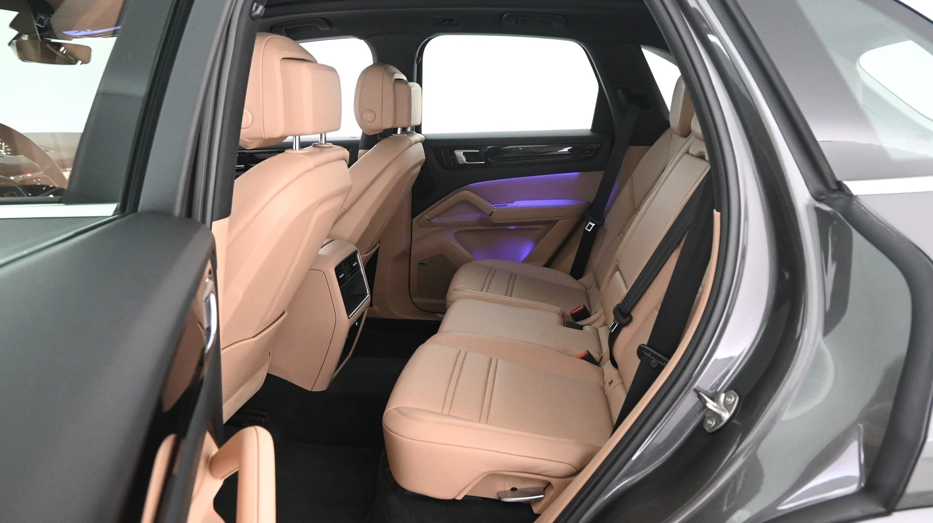 Car Image - 4Y5ySbD2pY4ibAV9fhSG9I