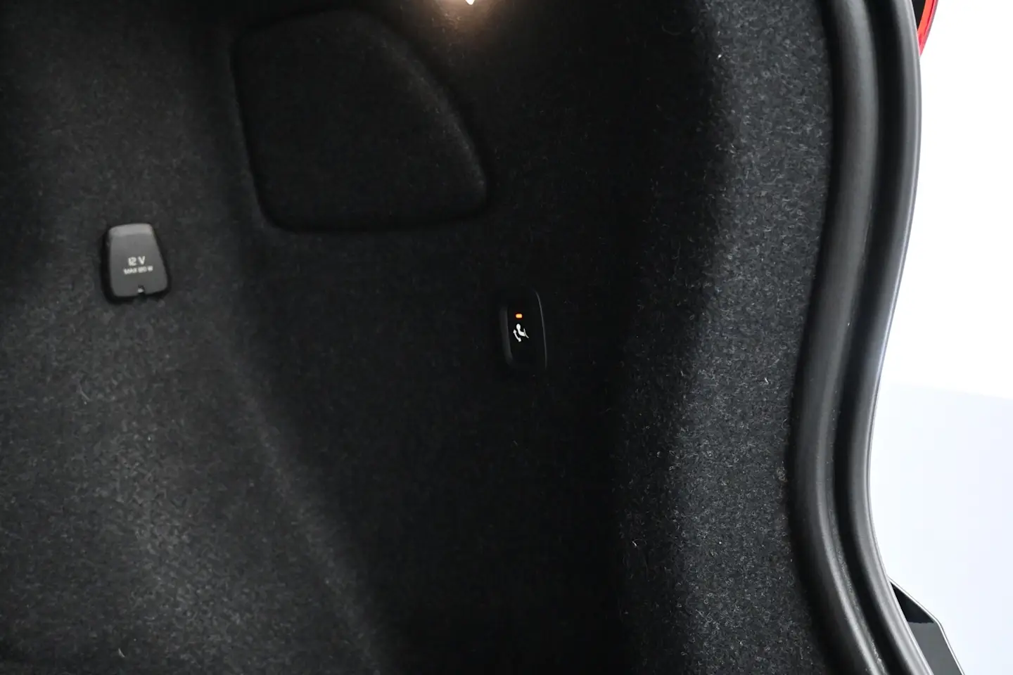 Car Image - 5YCv7FjDnjiBcrq1b8e15k