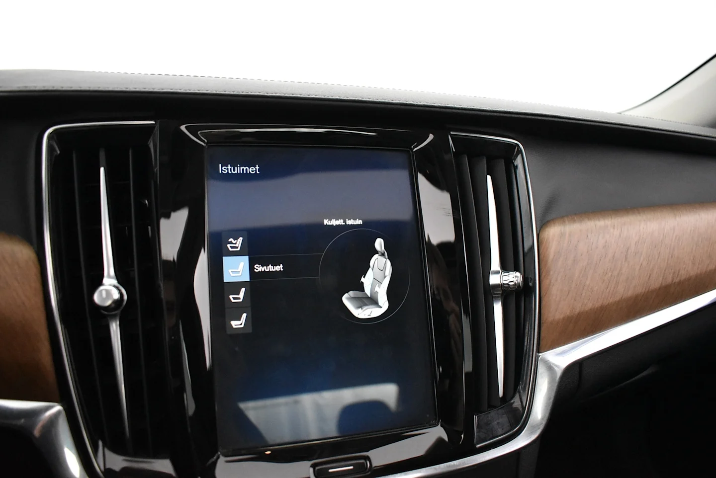 Car Image - 44kxJzRqzvbMQyrDeUxTIZ