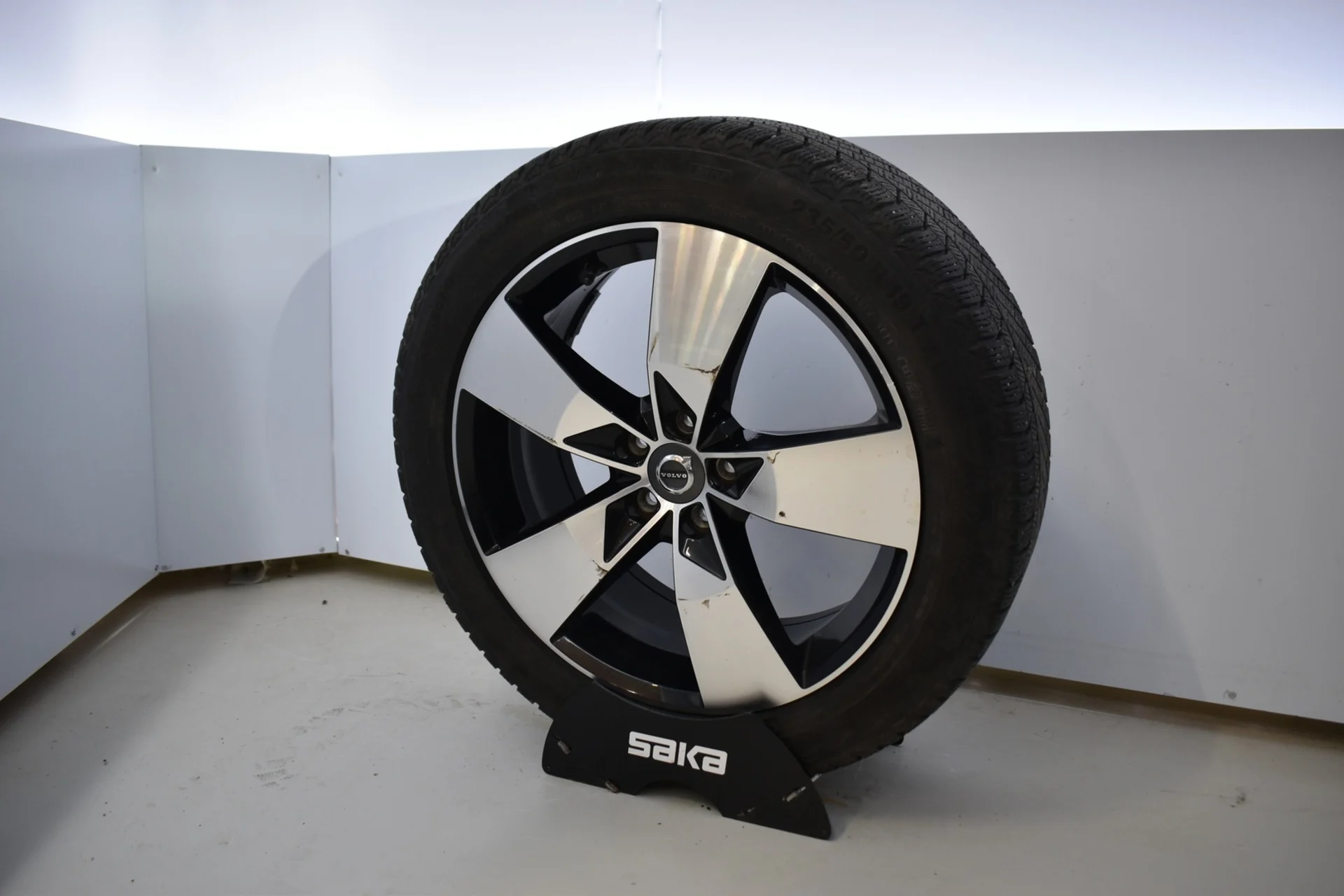 Car Image - 7BH0iLoQAK5zrQWvGs4p8e