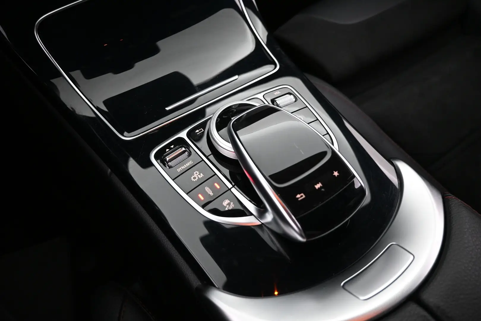 Car Image - ghV4Pdp4vPHql7ponLNp7