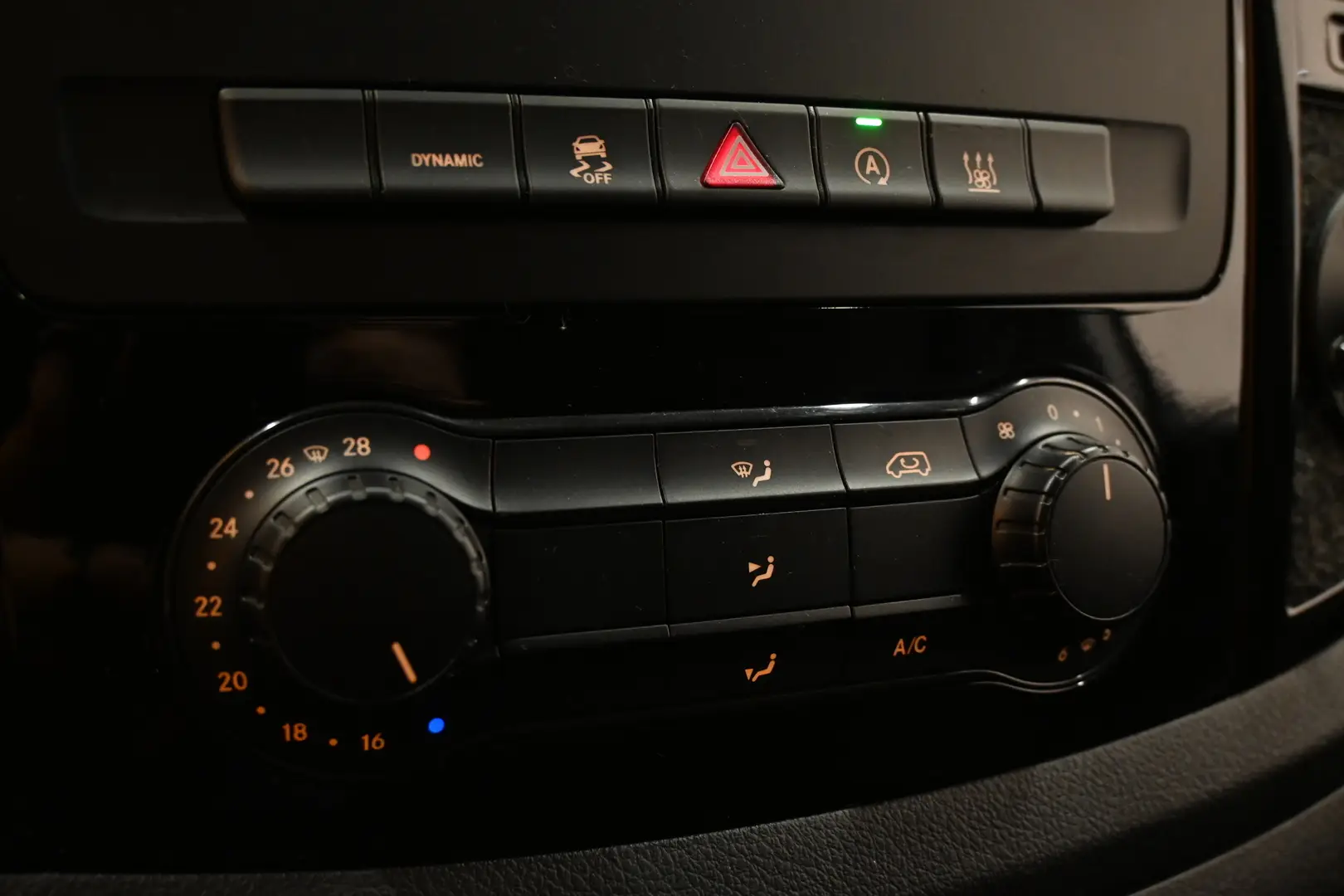 Car Image - FPeHzJC5u2qU1ggMD4zXZ