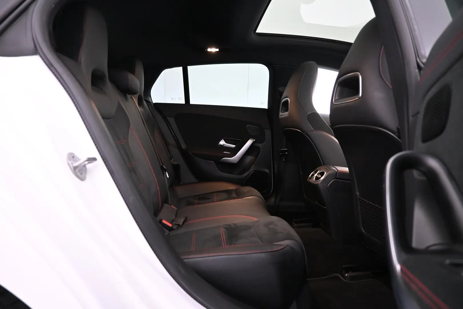 Car Image - 6dMofVd0vpCmlR1HIG9uIl