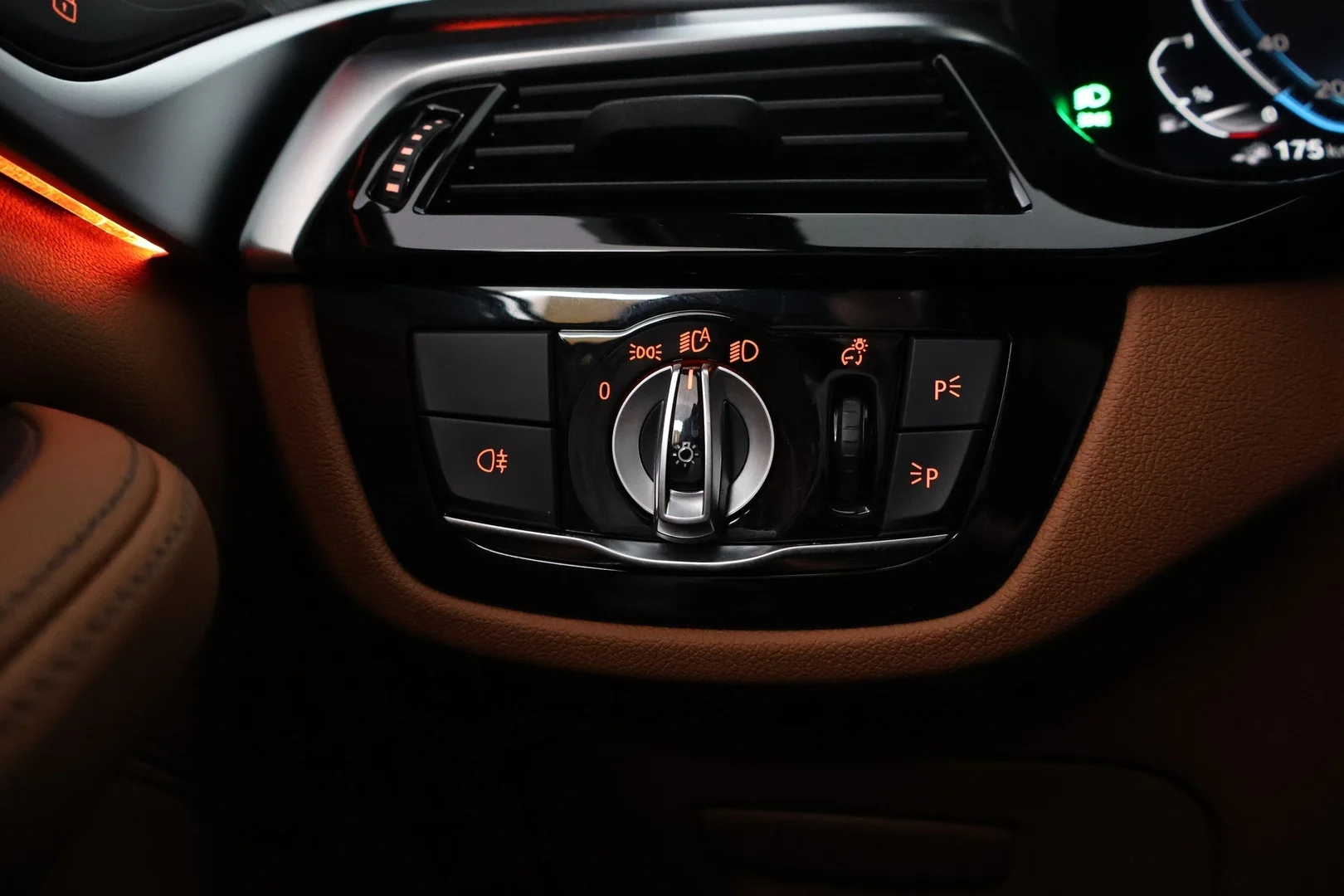 Car Image - 6mK56dqvEKurmXEXZNGg92