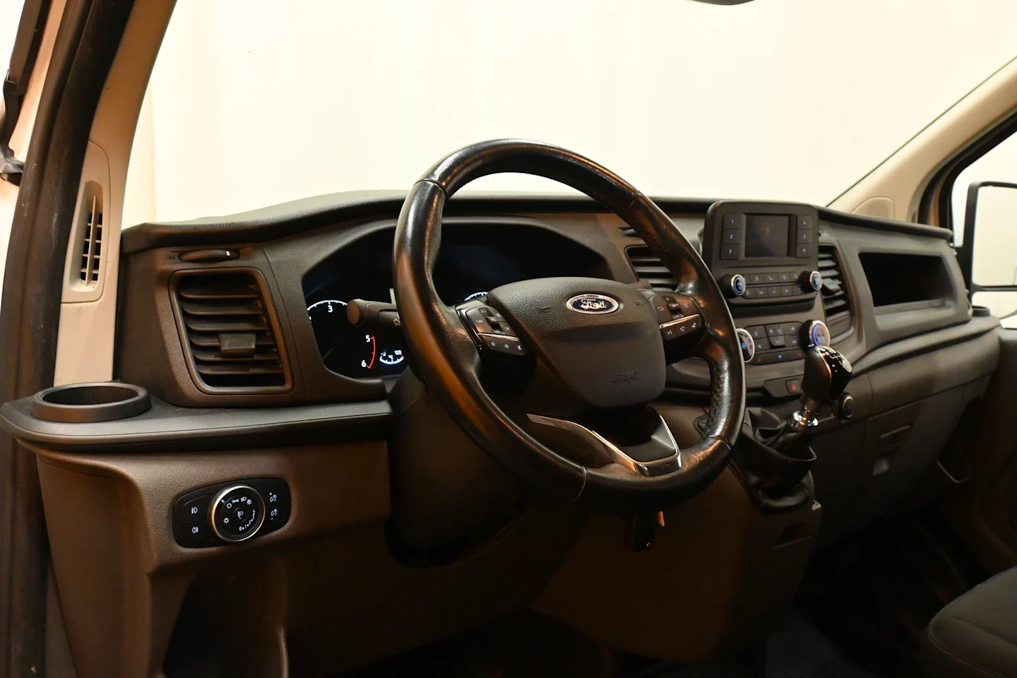 Car Image - 5MwT3QDM8uVDz46sdmDcDh